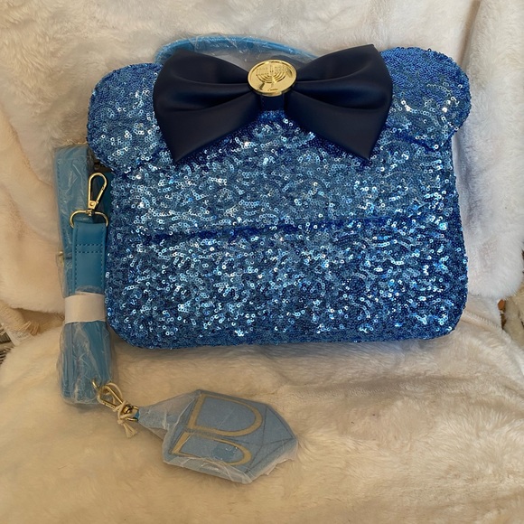 Loungefly happy Hanukkah from Minnie! - Picture 8 of 11